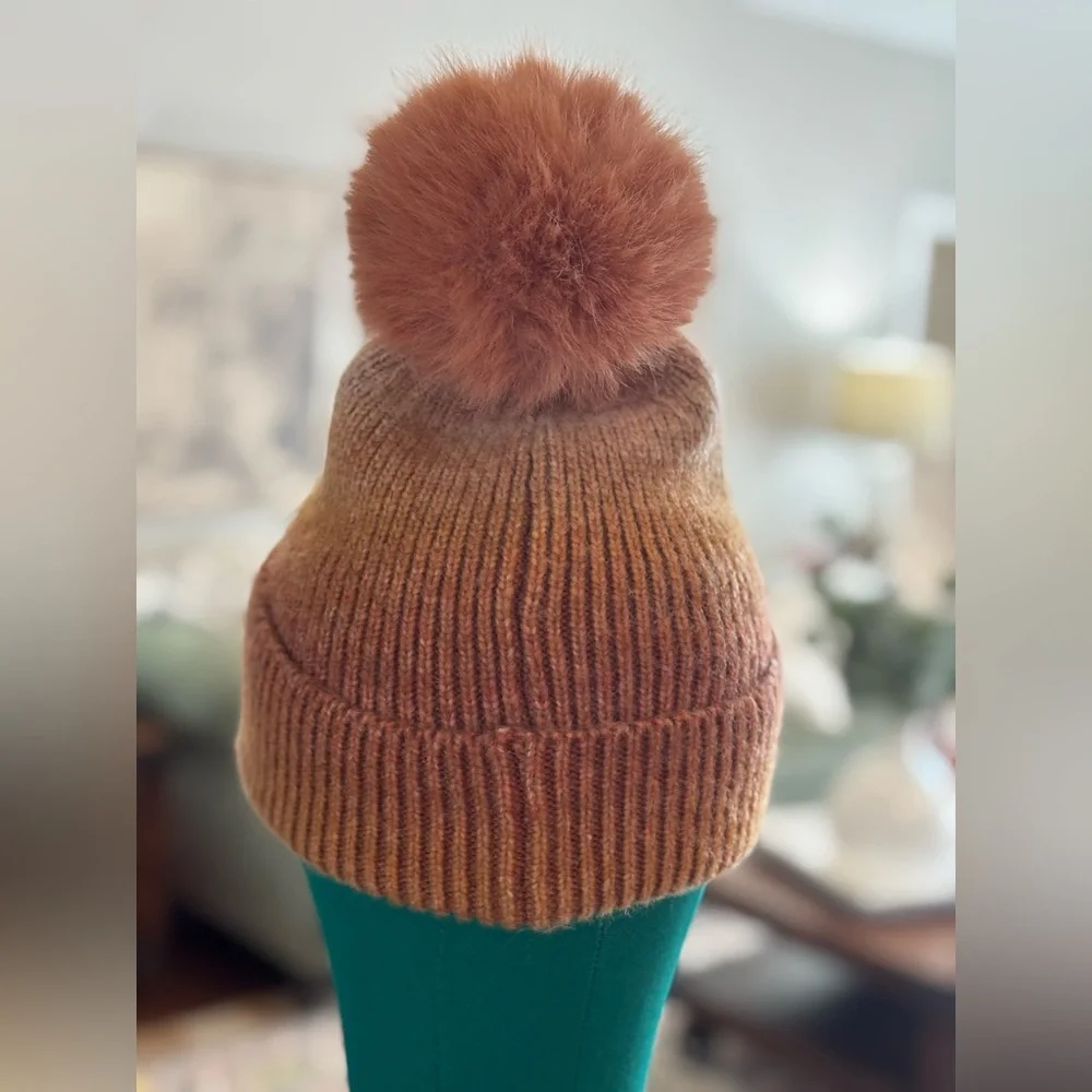 Norla Anthropologie Wool Alpaca Beanie. Women’s OS Ombré. SO SOFT! EUC